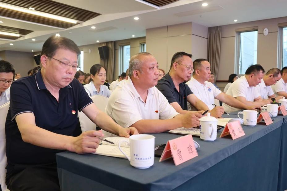 C:/Users/admin/Desktop/凝心聚力謀發(fā)展 同心奮斗譜新篇——南京市公安局國資辦黨總支、南京市保安服務(wù)有限公司黨支部聯(lián)合舉辦專題黨課/2.jpg2