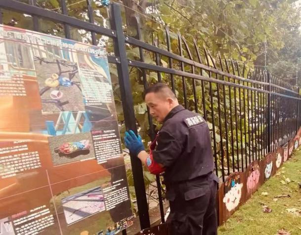 C:/Users/BA/Desktop/風(fēng)雨過后南京保安迅速行動，恢復(fù)安“寧”面貌/8.jpg8