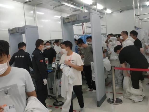 C:/Users/Administrator/Desktop/月滿(mǎn)中秋，南京市保安服務(wù)有限公司祝您中秋節(jié)快樂(lè)！/3.jpg3