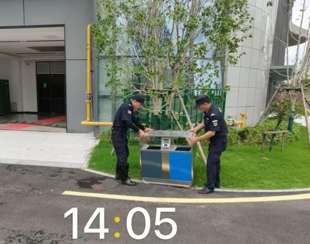 C:/Users/BA/Desktop/風(fēng)雨過后南京保安迅速行動，恢復(fù)安“寧”面貌/4.jpg4