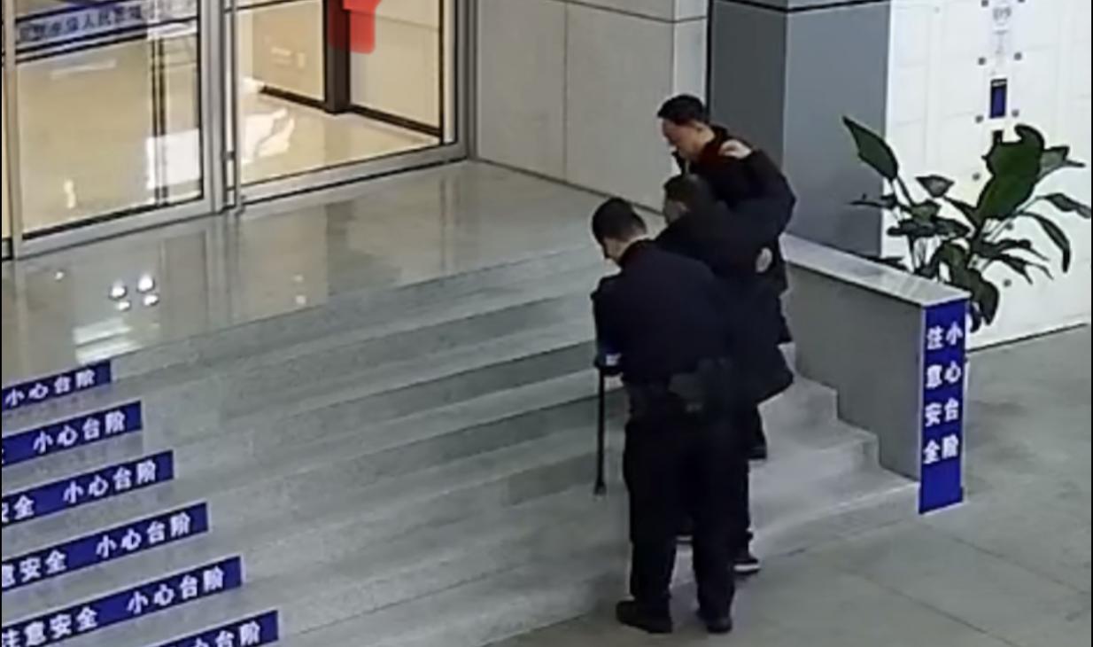 E:/25.12.10后 上傳網(wǎng)站留存/致敬“服務(wù)之星”劉禮兵！南京市保以專業(yè)守護(hù)安全，用溫情溫暖人心/照片/精修/5851dfcd78fd0f1bab3c514af4abc905.jpg5851dfcd78fd0f1bab3c514af4abc905